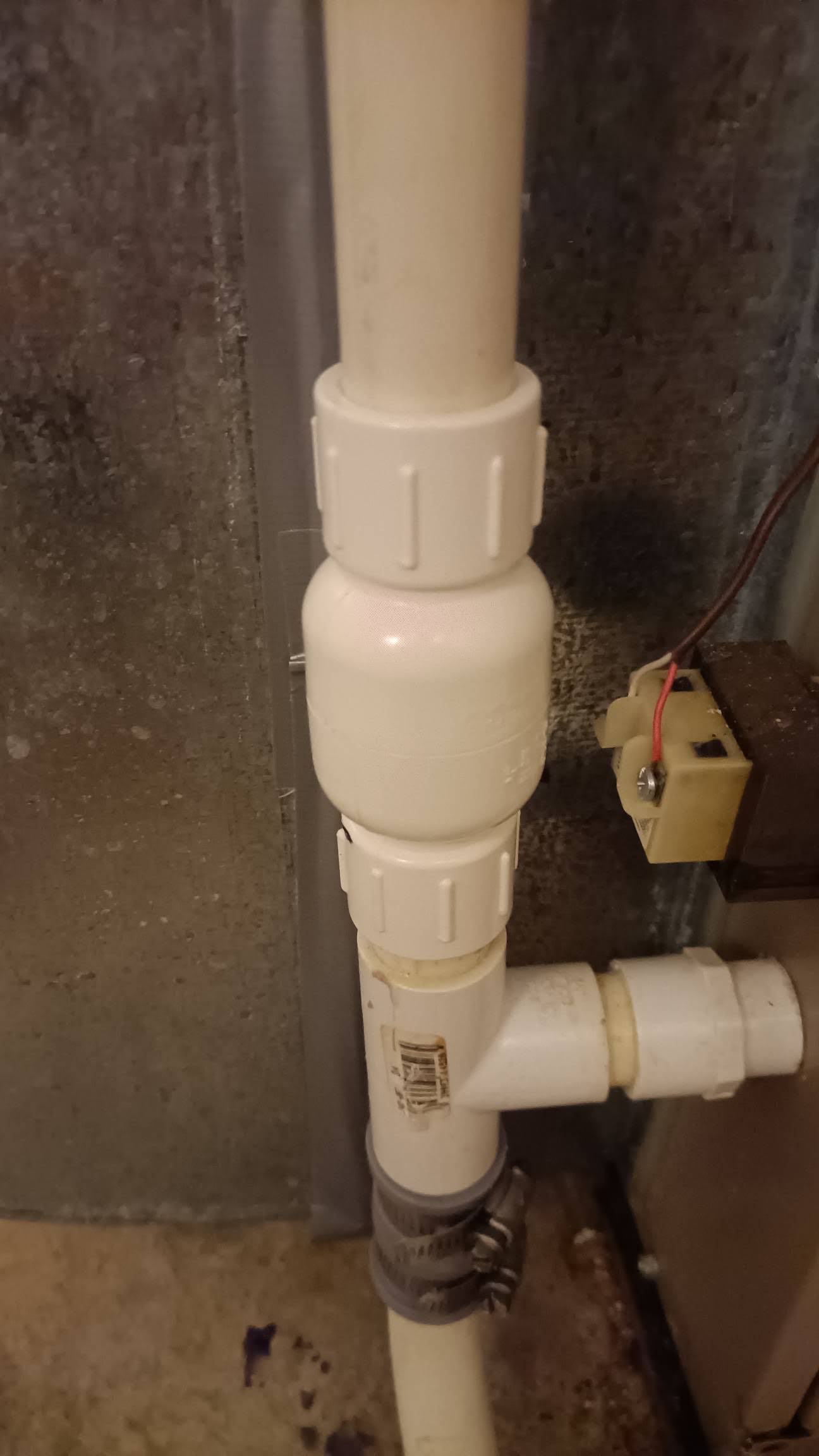A Check Valve to Stop The Sewer Smell While Open On Demand